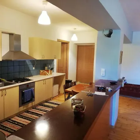 3 Bedrooms House At 400 M Away From The Beach With Furnished Terrace 펜션 *