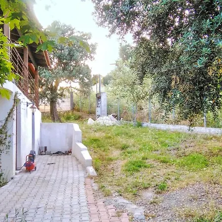 3 Bedrooms House At 400 M Away From The Beach With Furnished Terrace