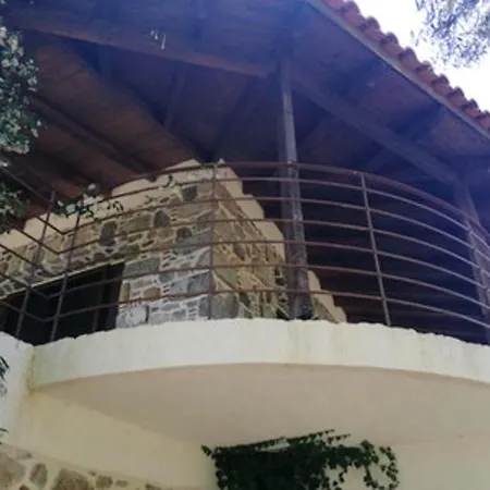 3 Bedrooms House At 400 M Away From The Beach With Furnished Terrace *