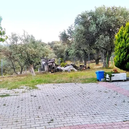 펜션 3 Bedrooms House At 400 M Away From The Beach With Furnished Terrace Politiká