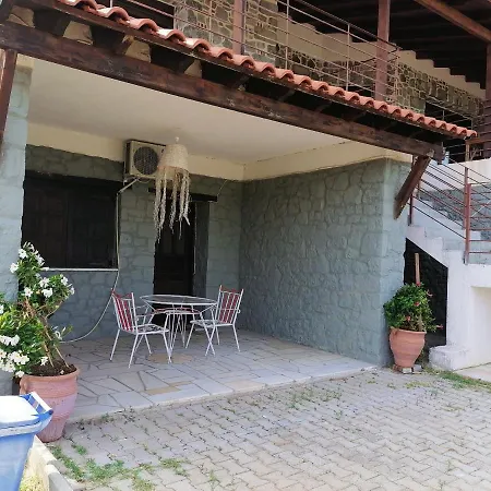 3 Bedrooms House At 400 M Away From The Beach With Furnished Terrace *