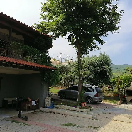 3 Bedrooms House At 400 M Away From The Beach With Furnished Terrace 펜션 Politiká